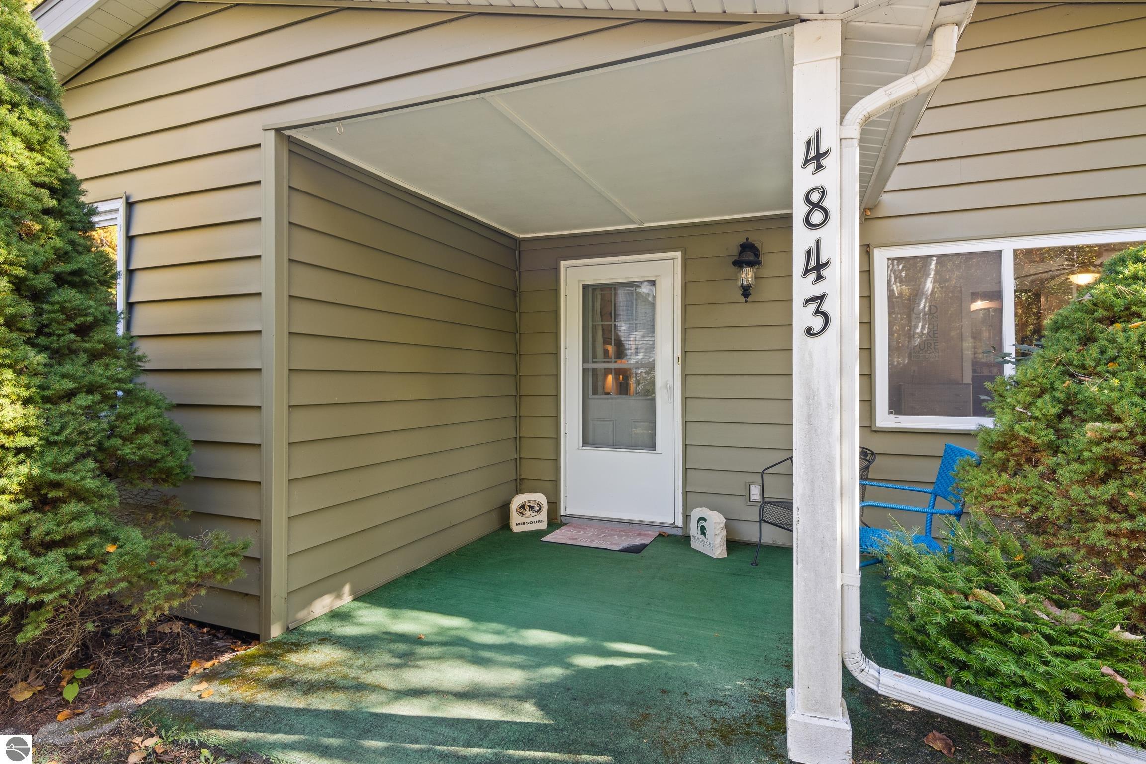 4843 S Skyline Drive