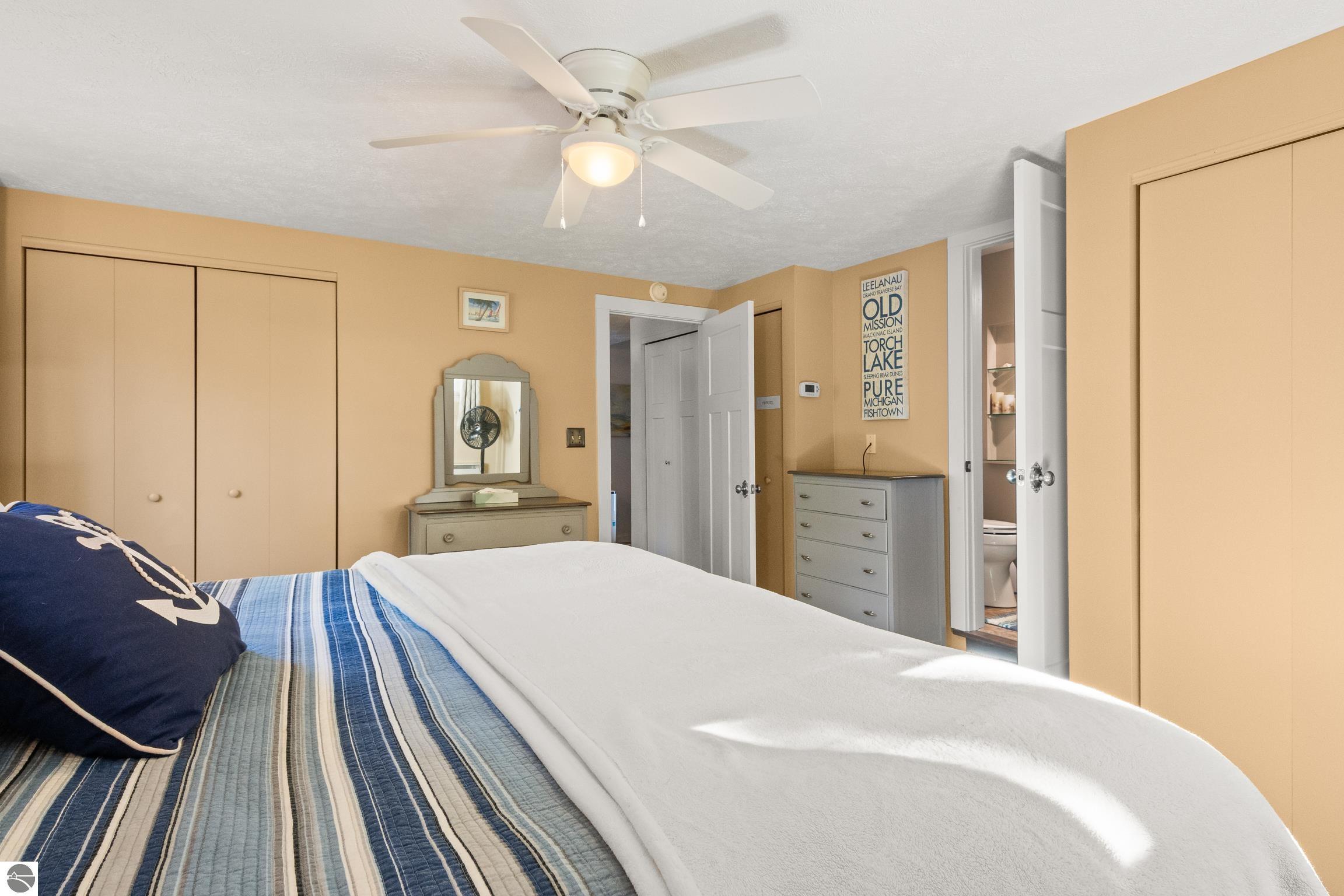 4843 S Skyline Drive