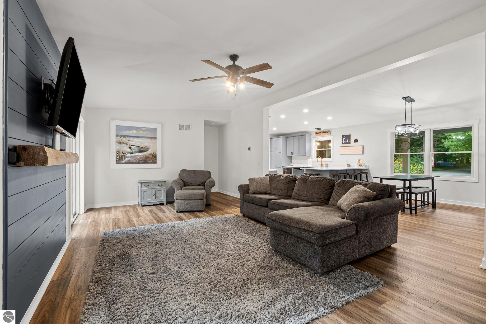 4043 Clam Lake Drive
