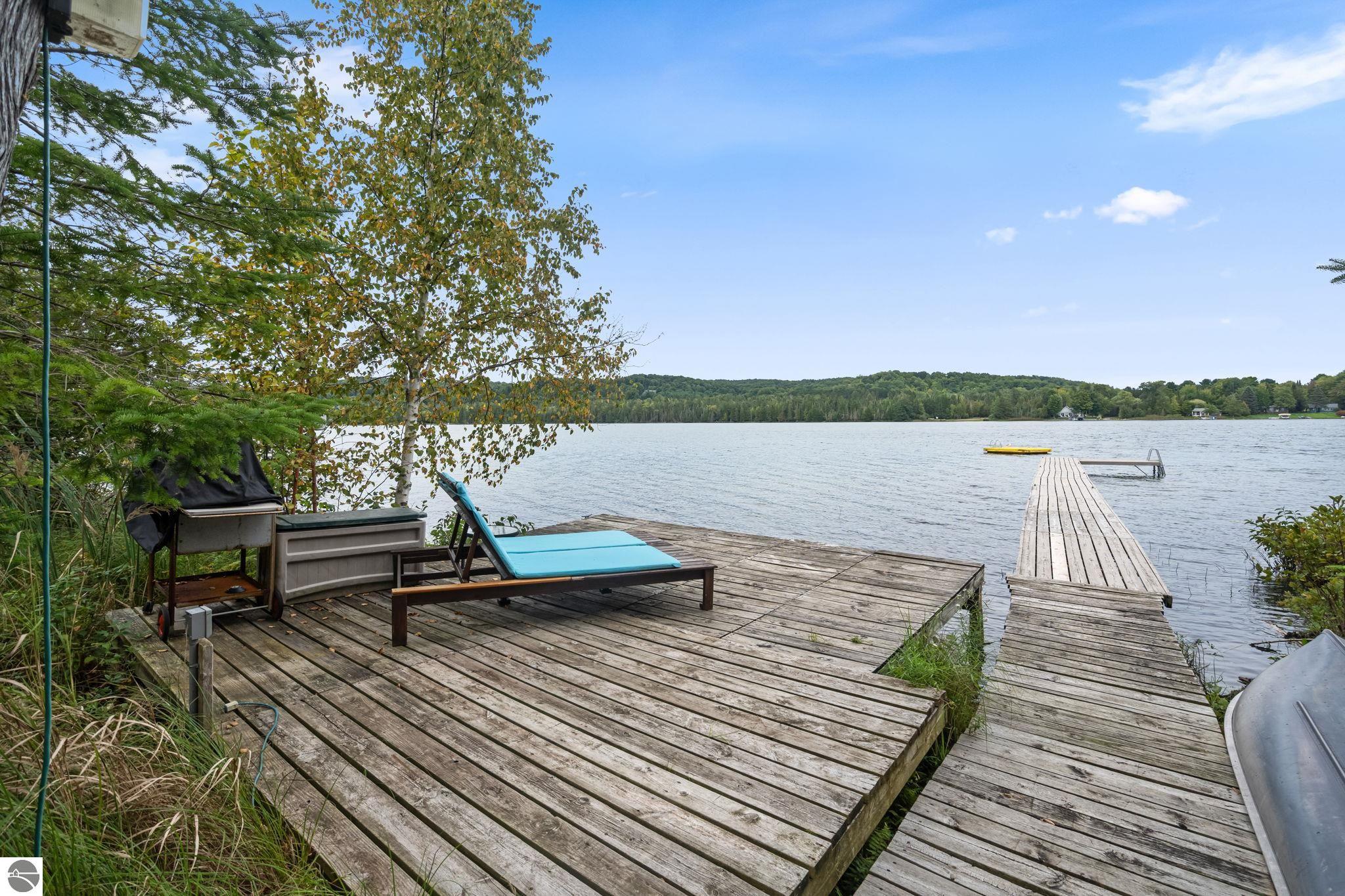 4043 Clam Lake Drive