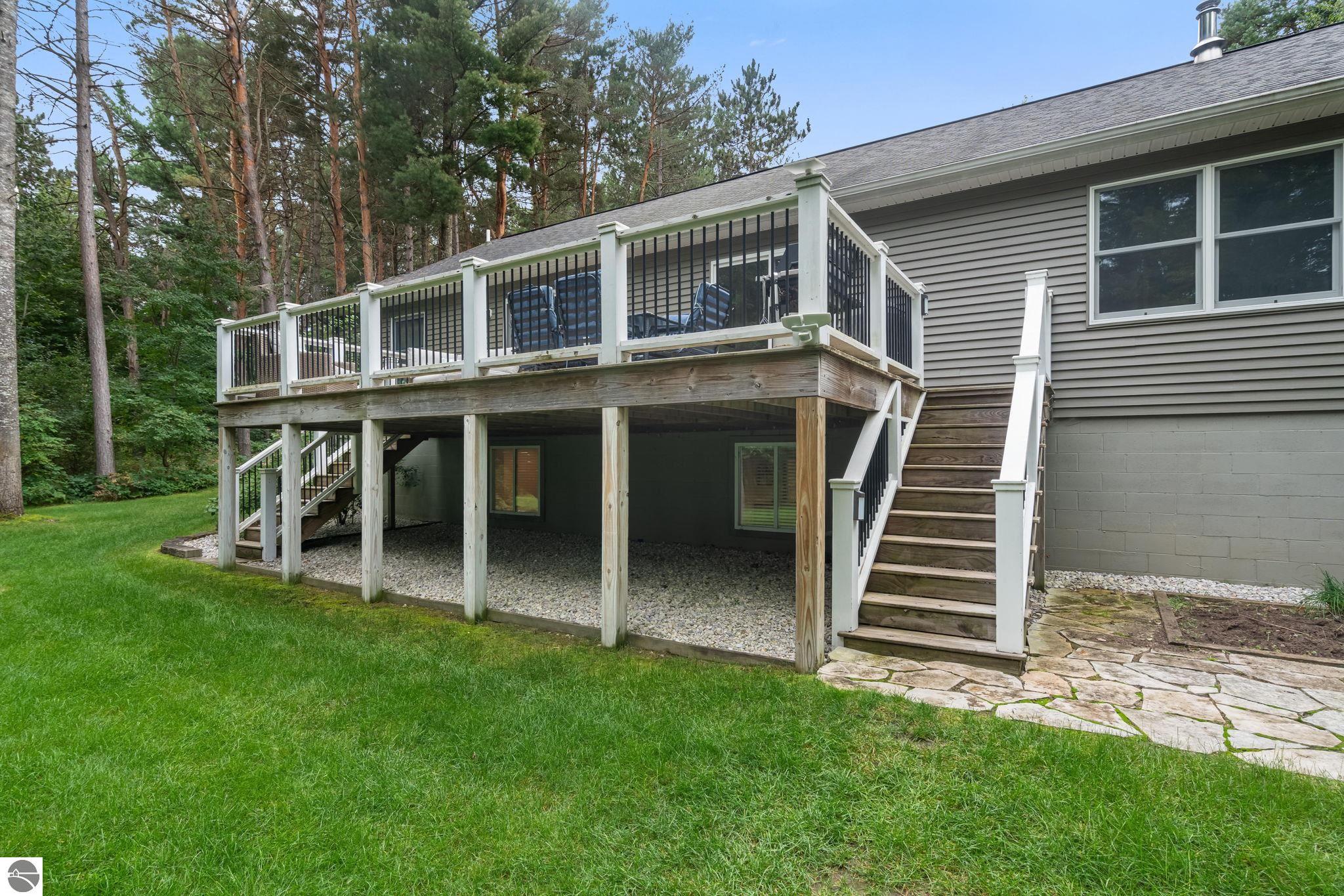 4043 Clam Lake Drive