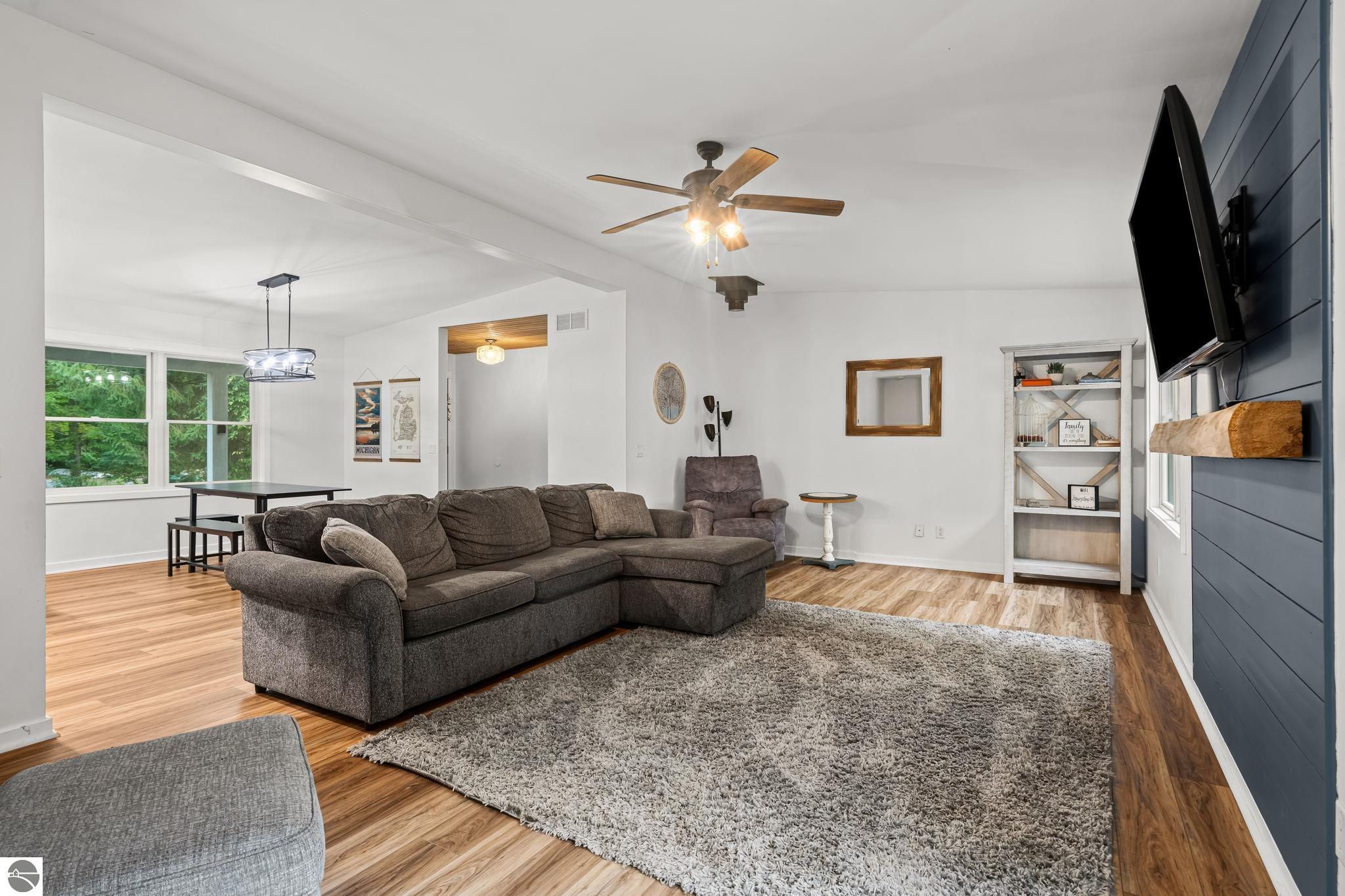 4043 Clam Lake Drive