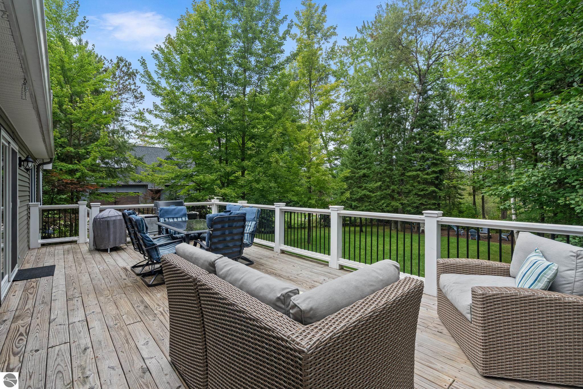 4043 Clam Lake Drive