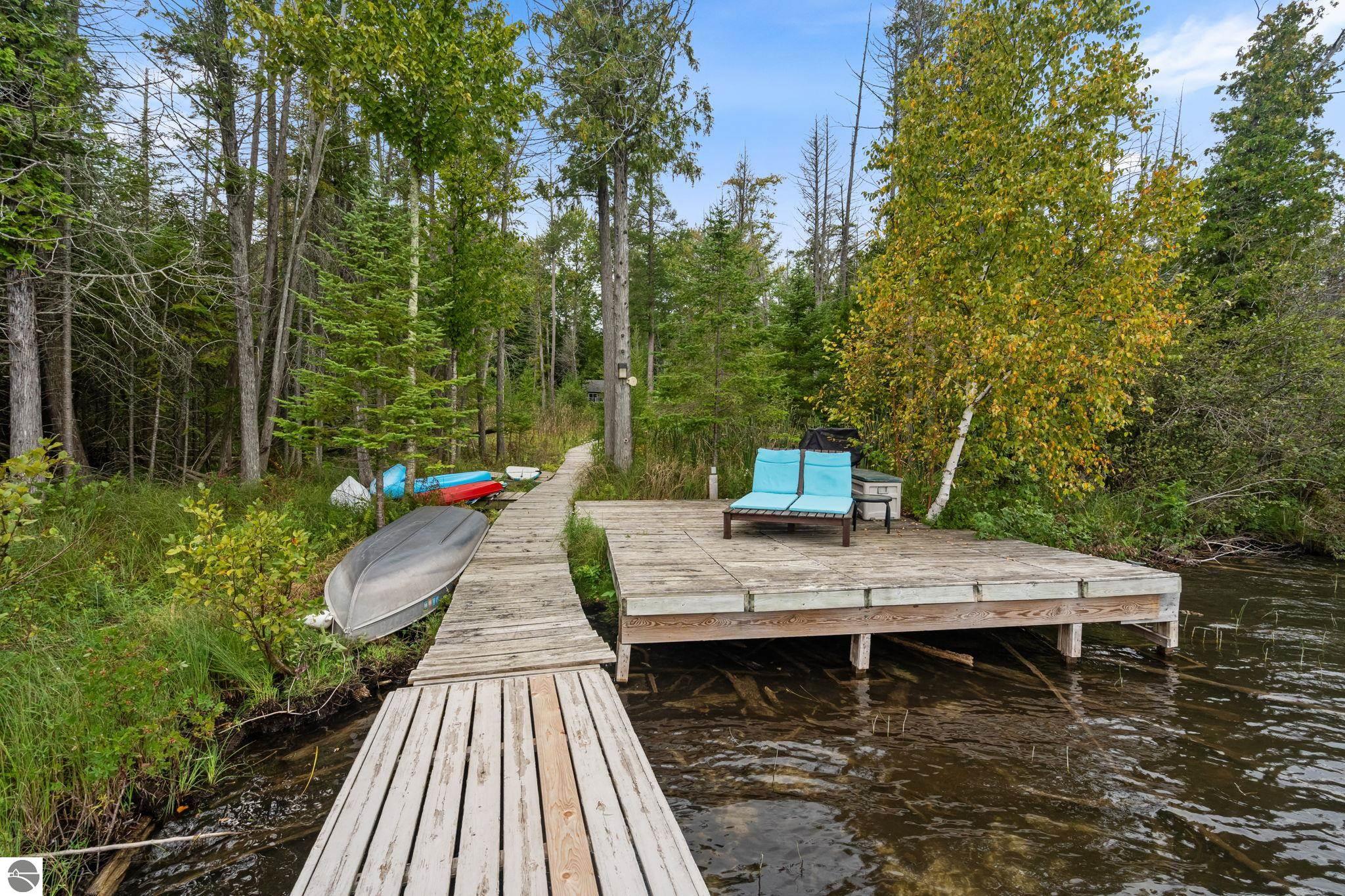 4043 Clam Lake Drive
