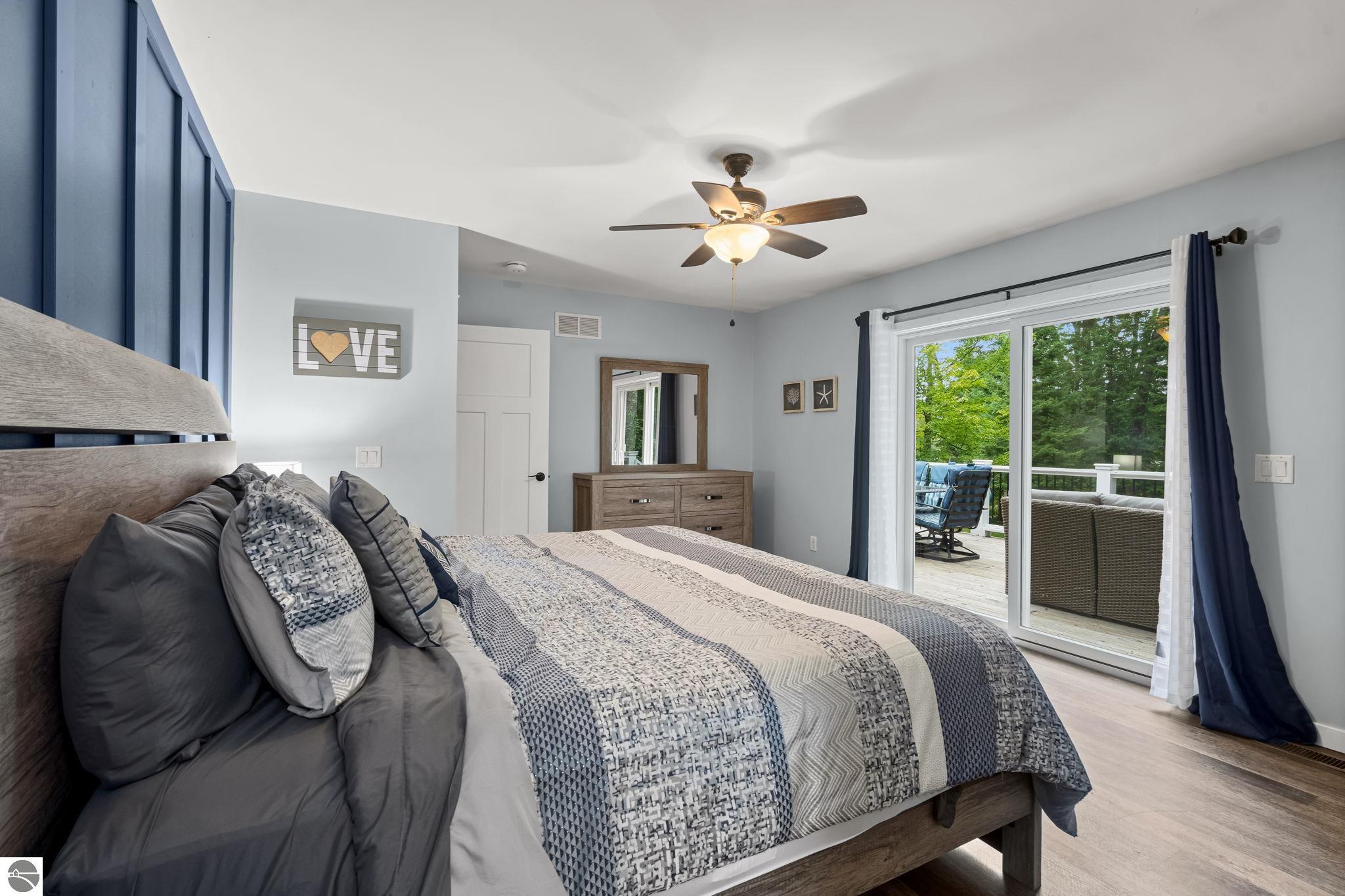 4043 Clam Lake Drive