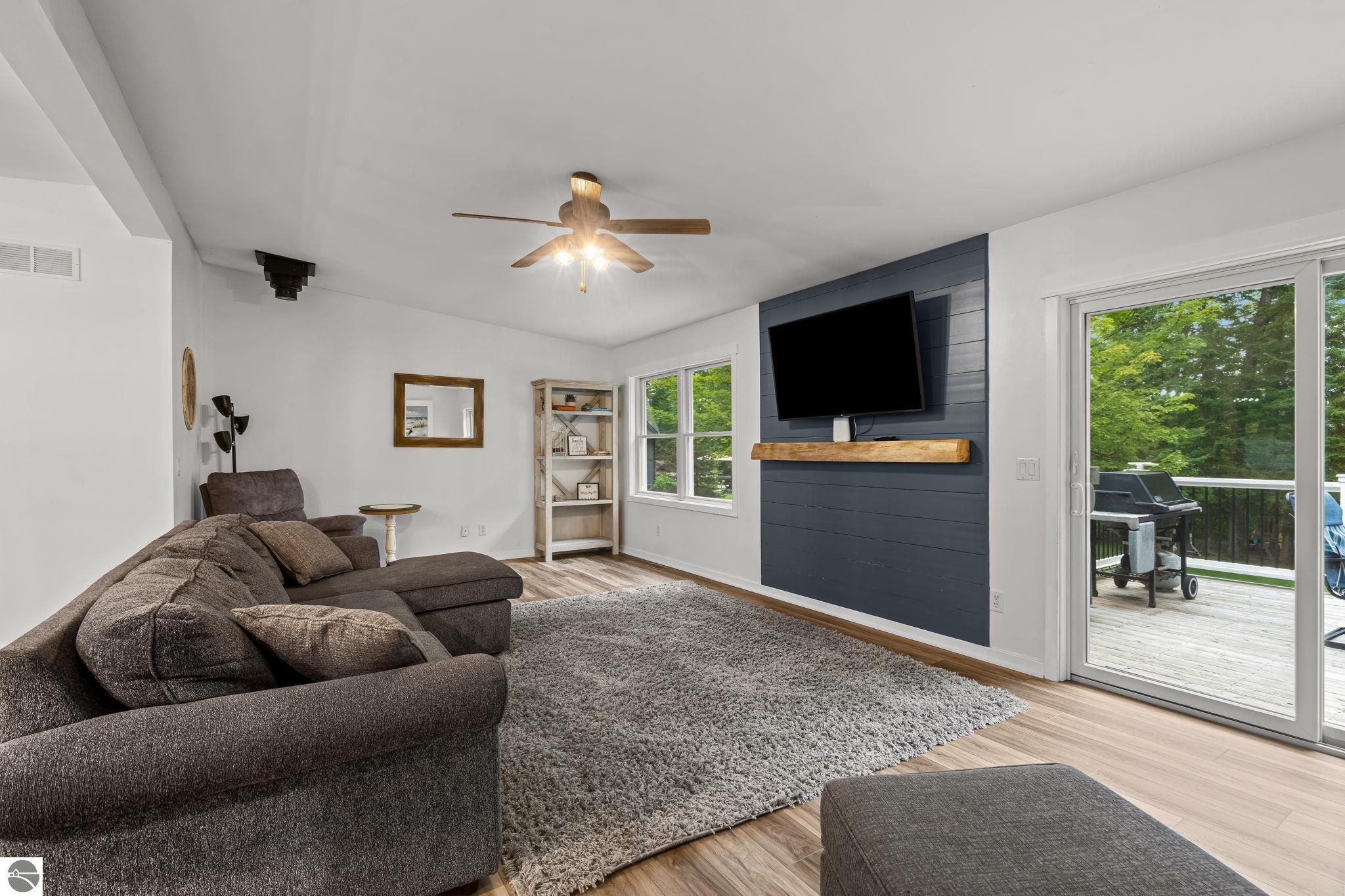 4043 Clam Lake Drive