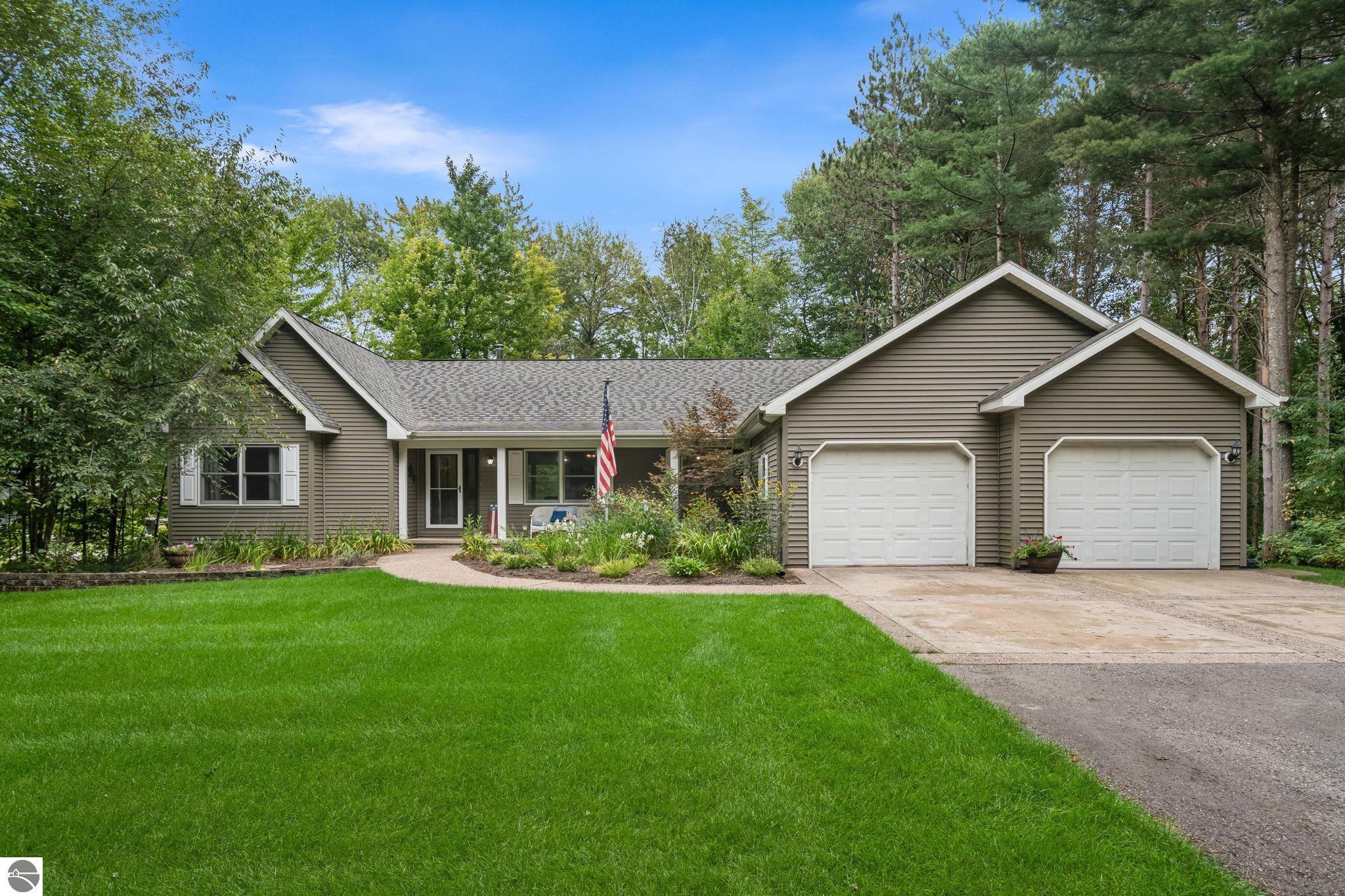 4043 Clam Lake Drive