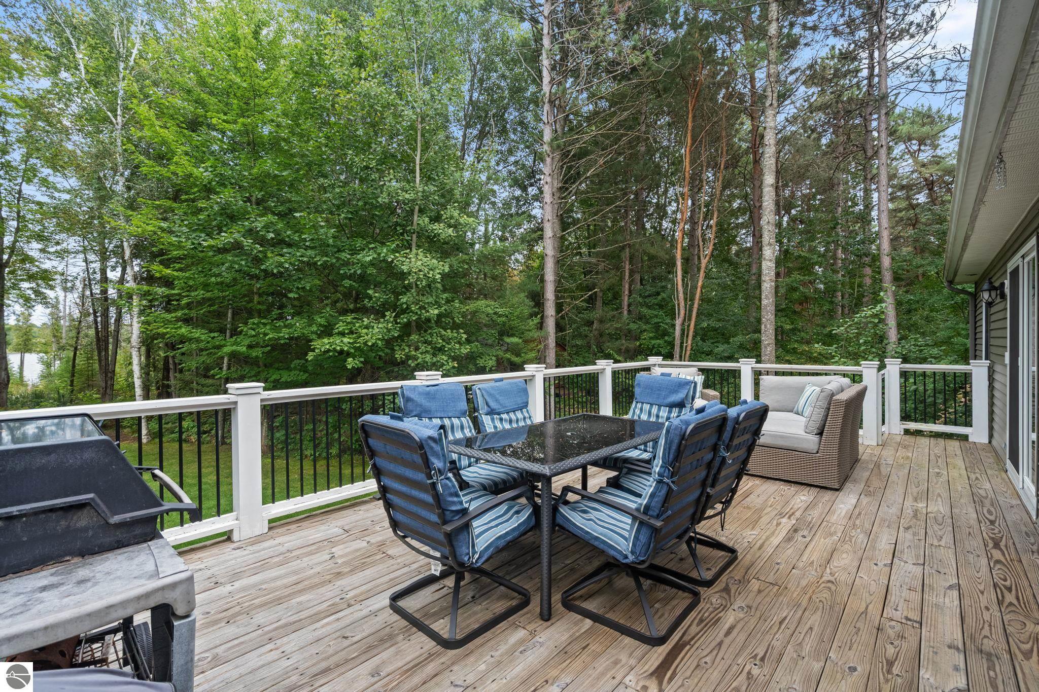 4043 Clam Lake Drive