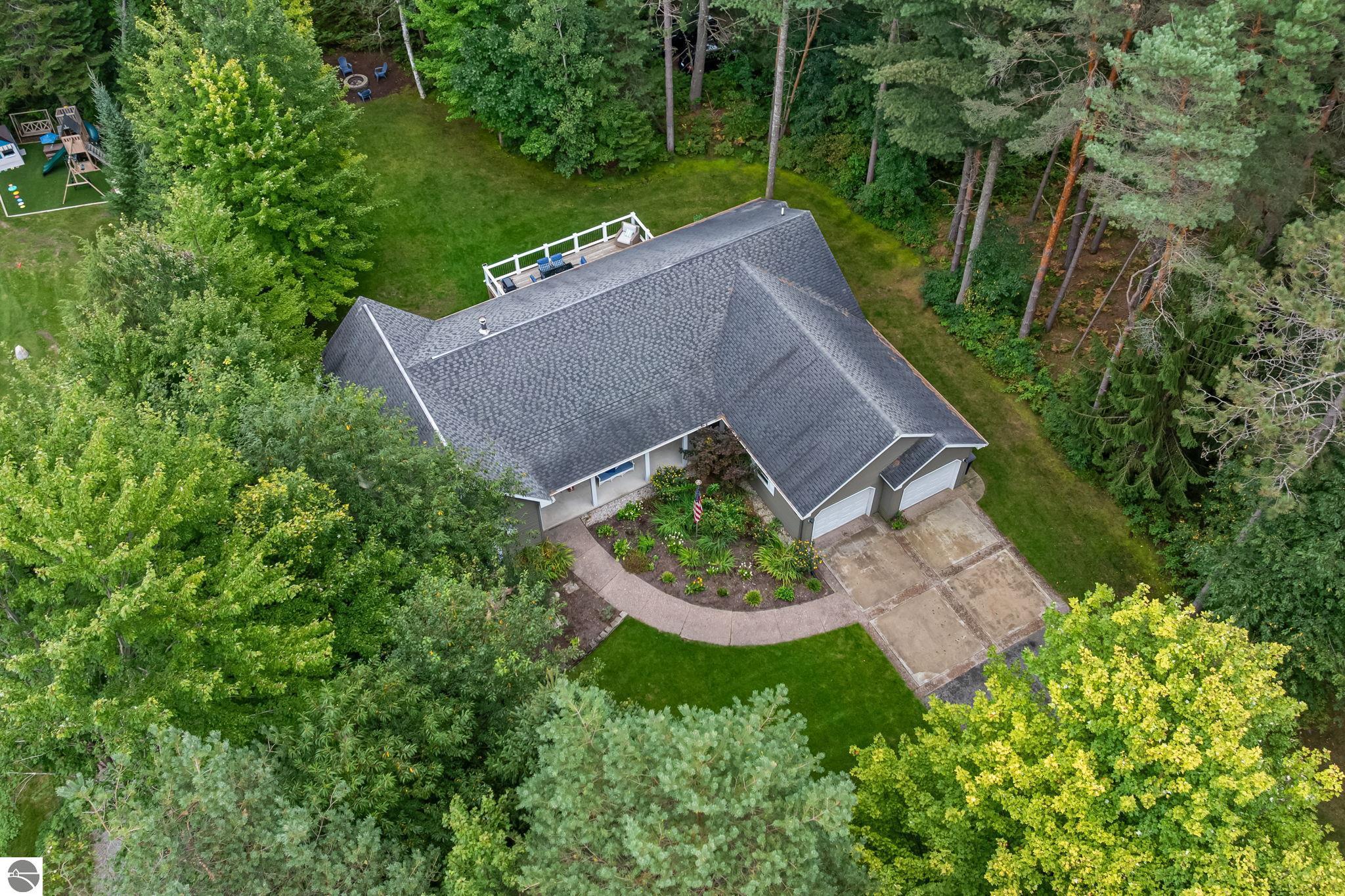 4043 Clam Lake Drive