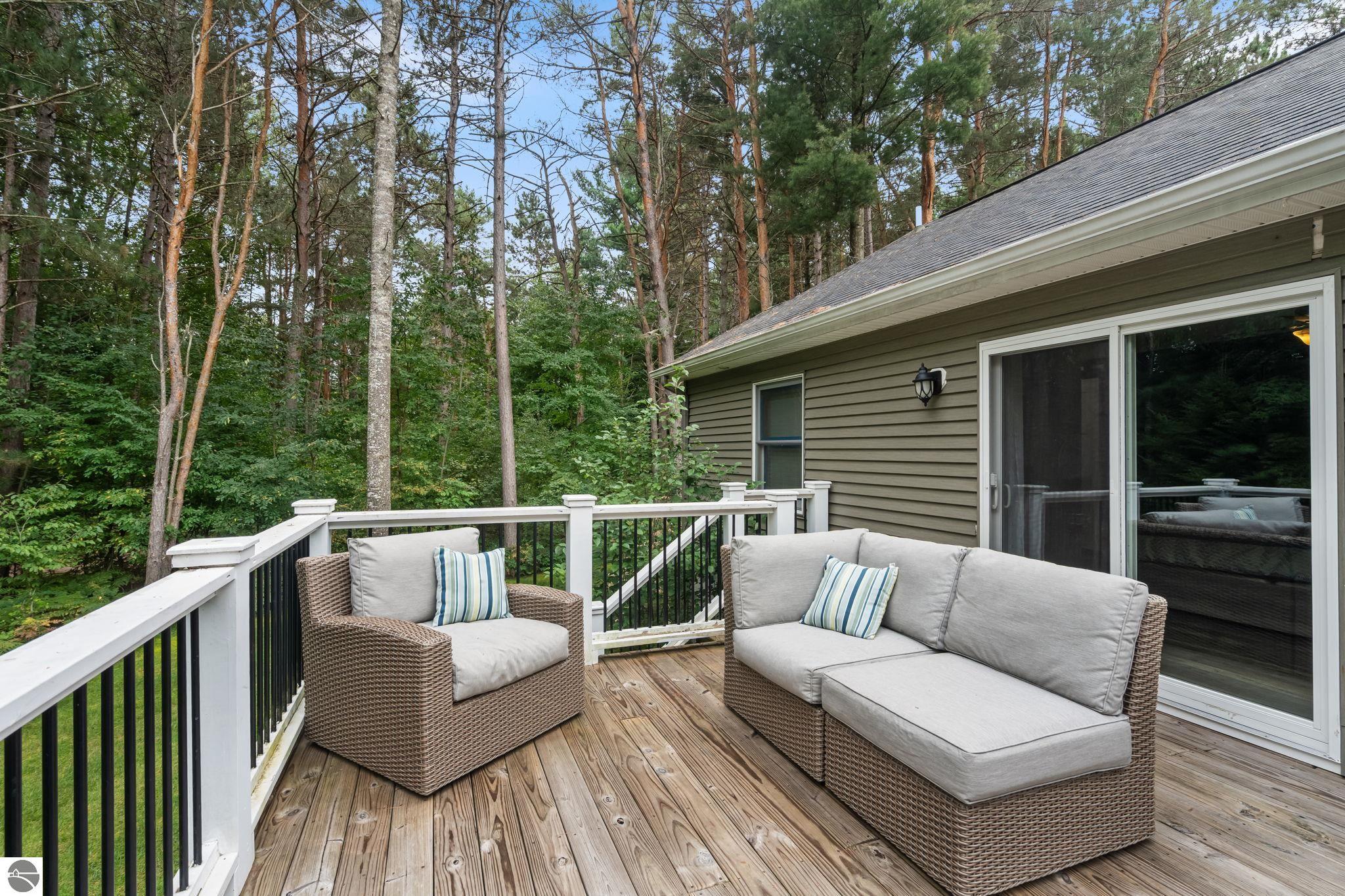 4043 Clam Lake Drive