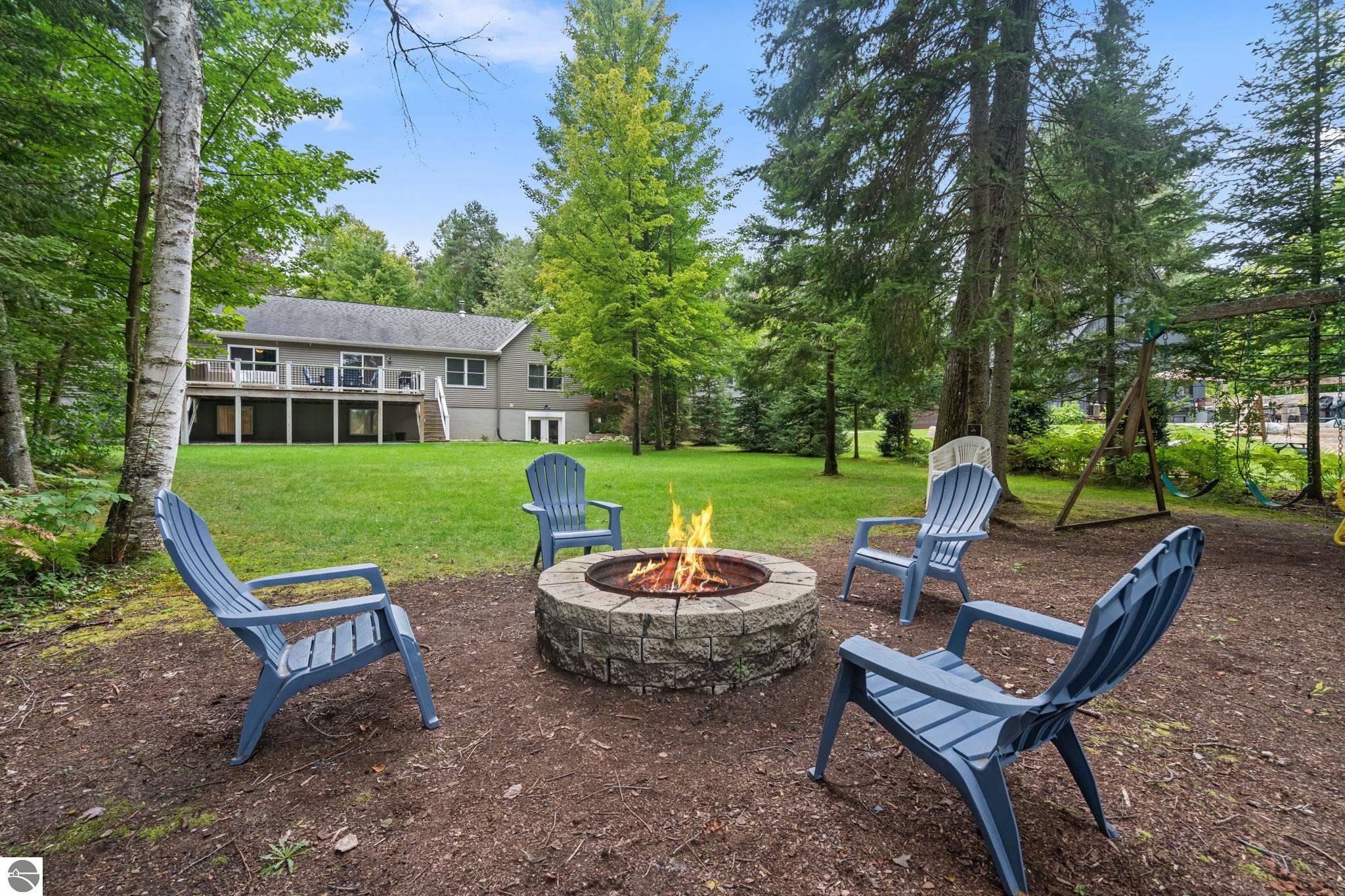 4043 Clam Lake Drive