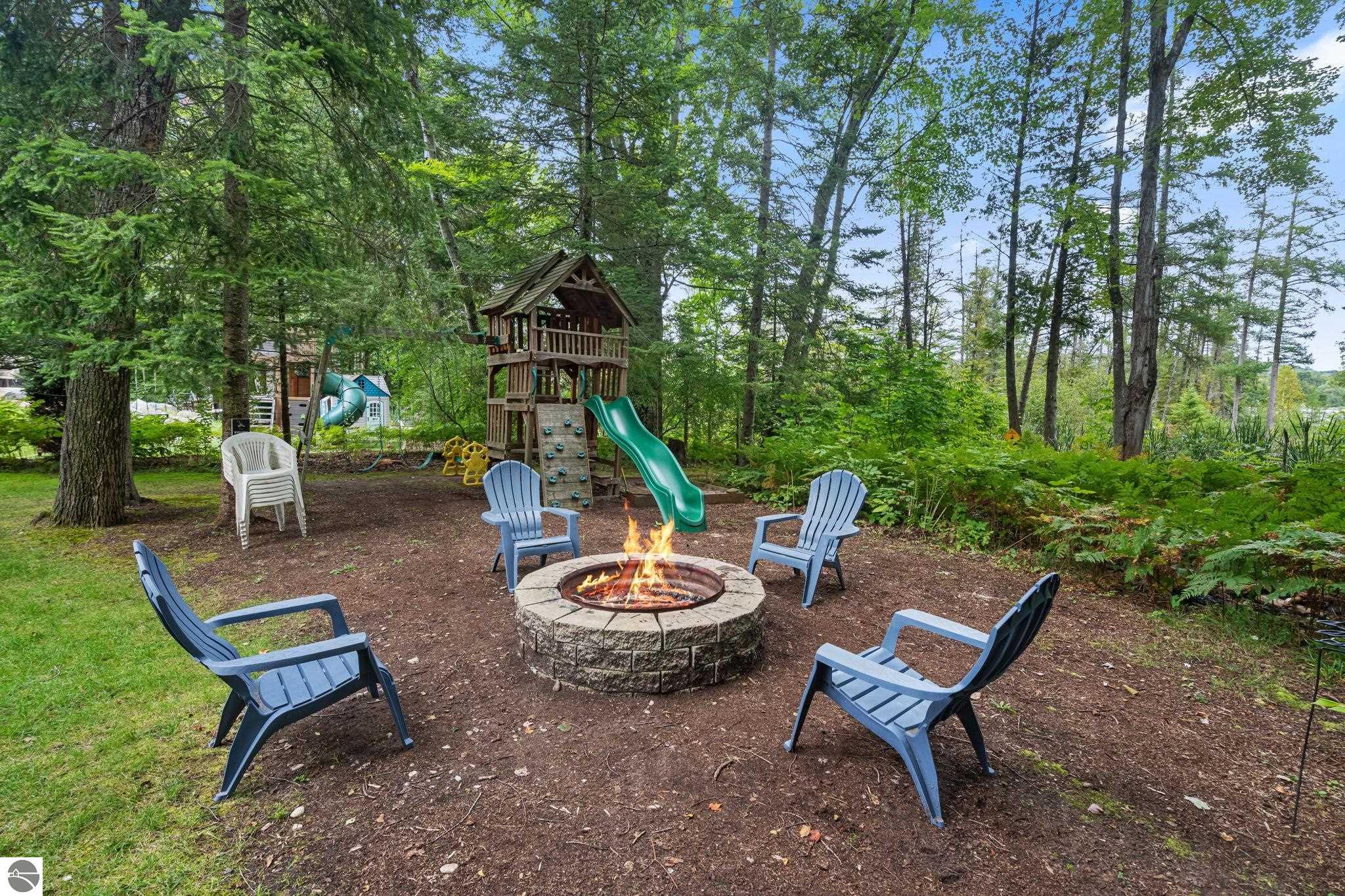 4043 Clam Lake Drive