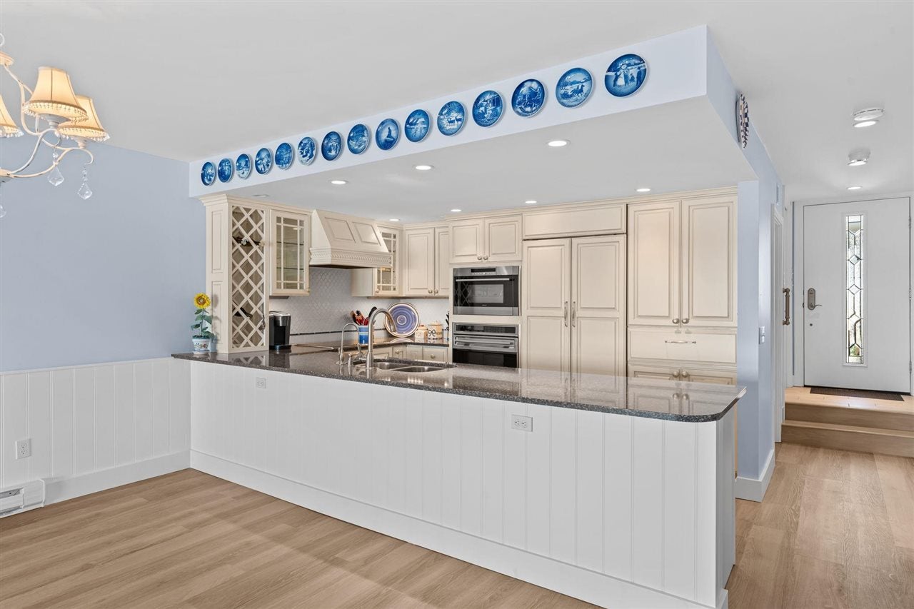 526 E Bay Street Unit: 11