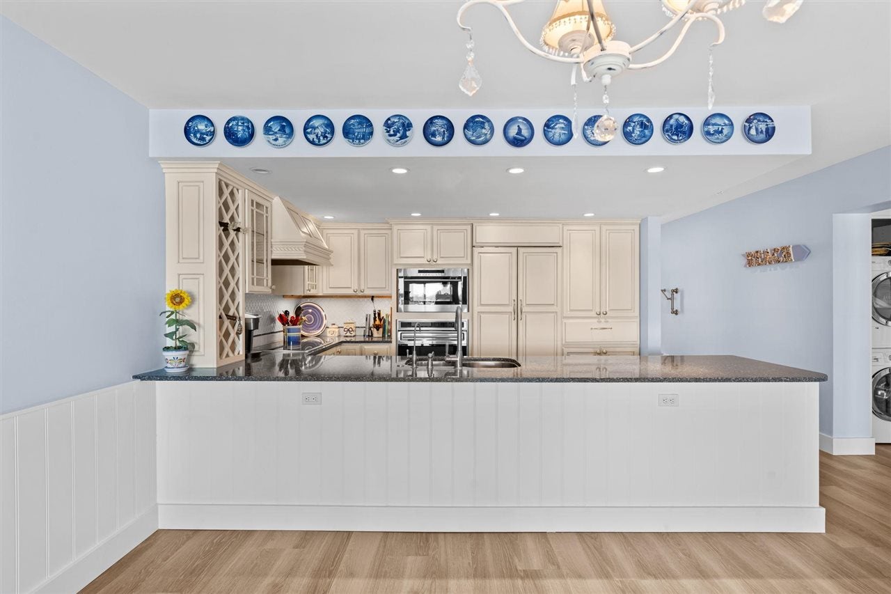 526 E Bay Street Unit: 11