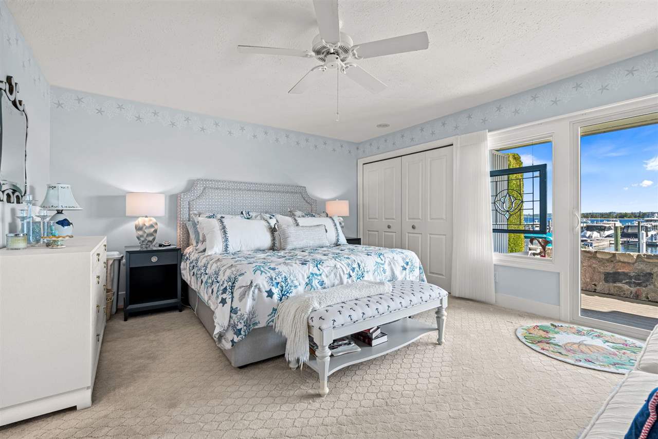 526 E Bay Street Unit: 11