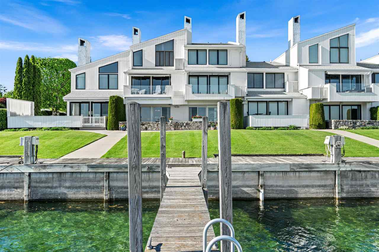 526 E Bay Street Unit: 11