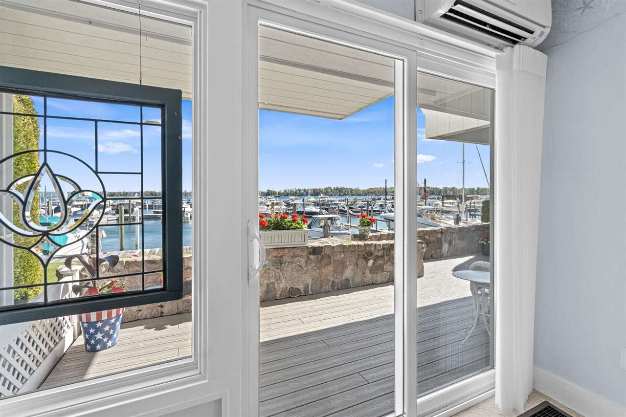 526 E Bay Street Unit: 11