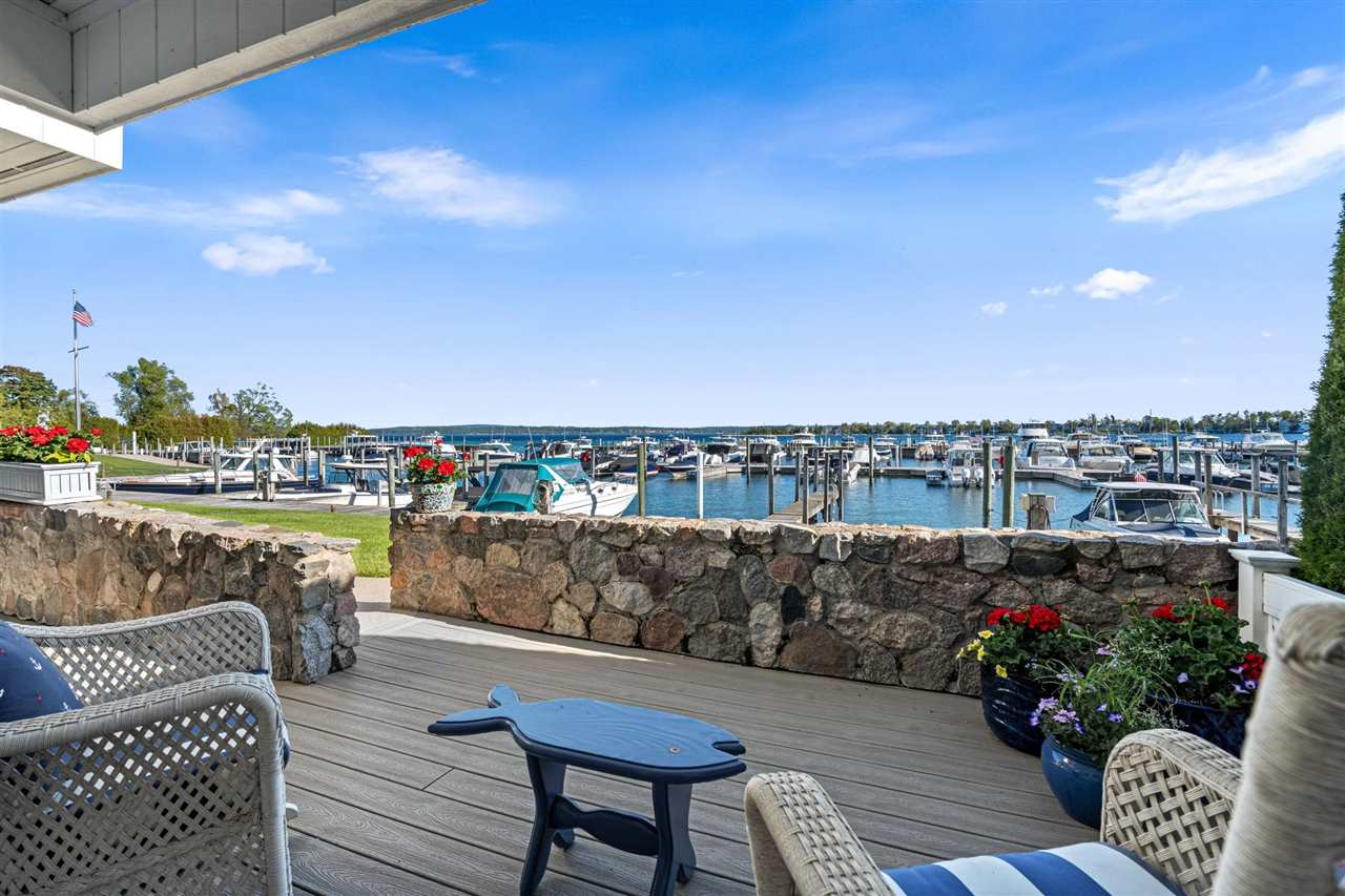 526 E Bay Street Unit: 11