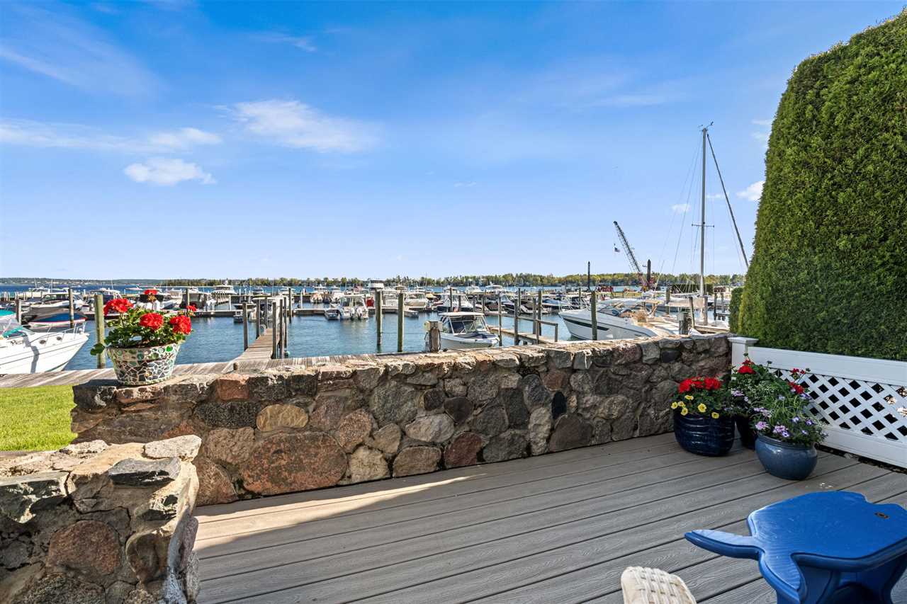 526 E Bay Street Unit: 11
