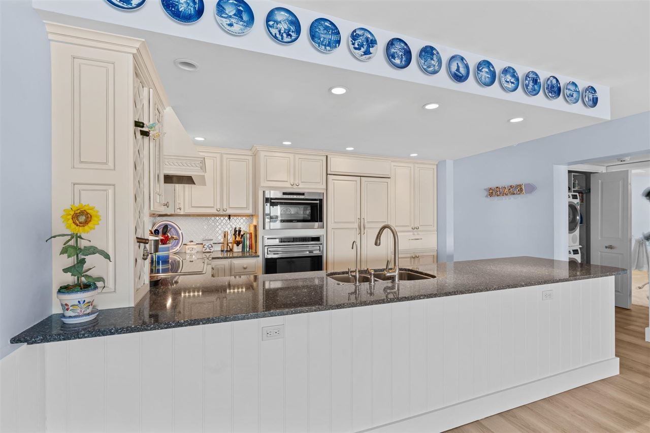 526 E Bay Street Unit: 11