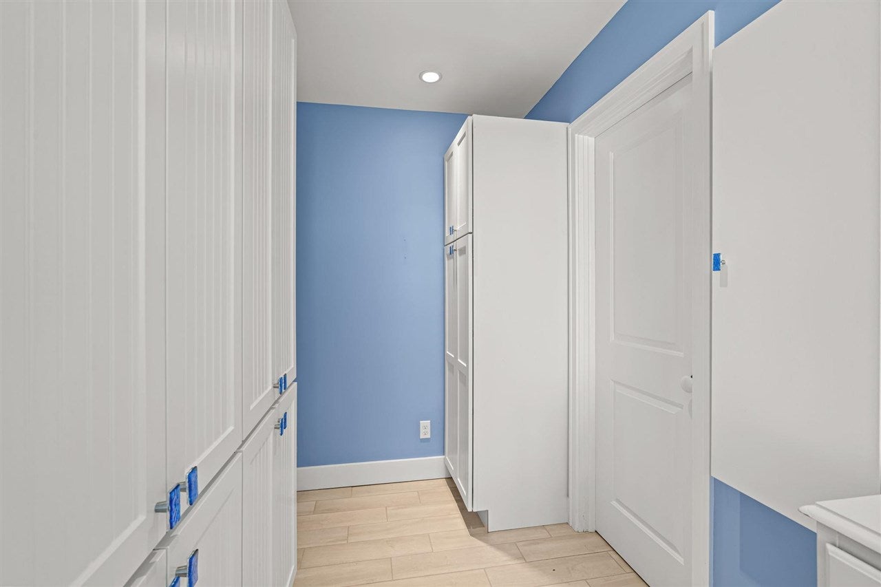 526 E Bay Street Unit: 11