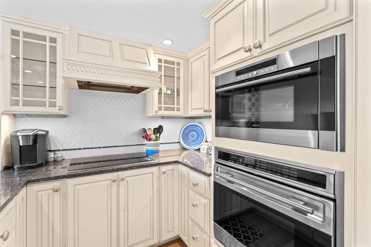 526 E Bay Street Unit: 11