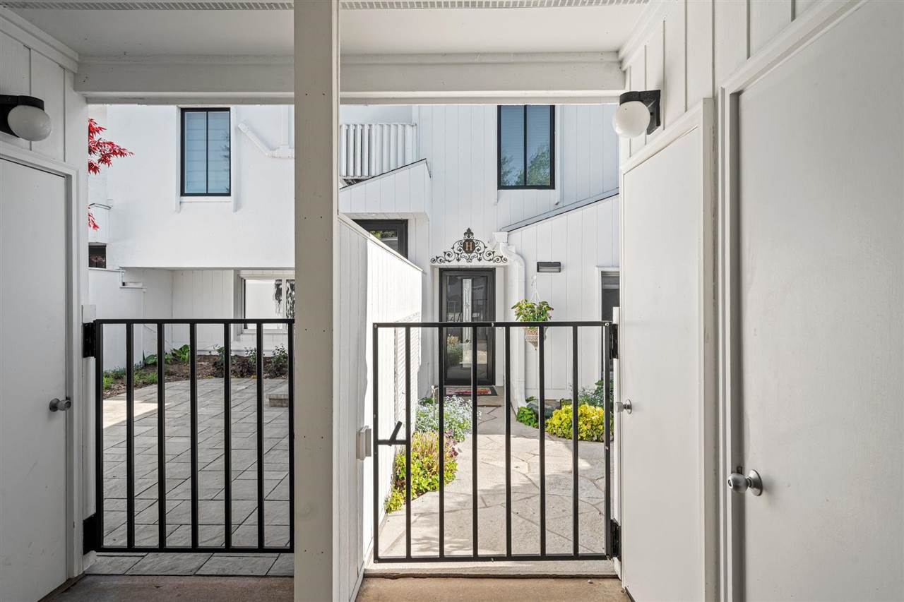 526 E Bay Street Unit: 11