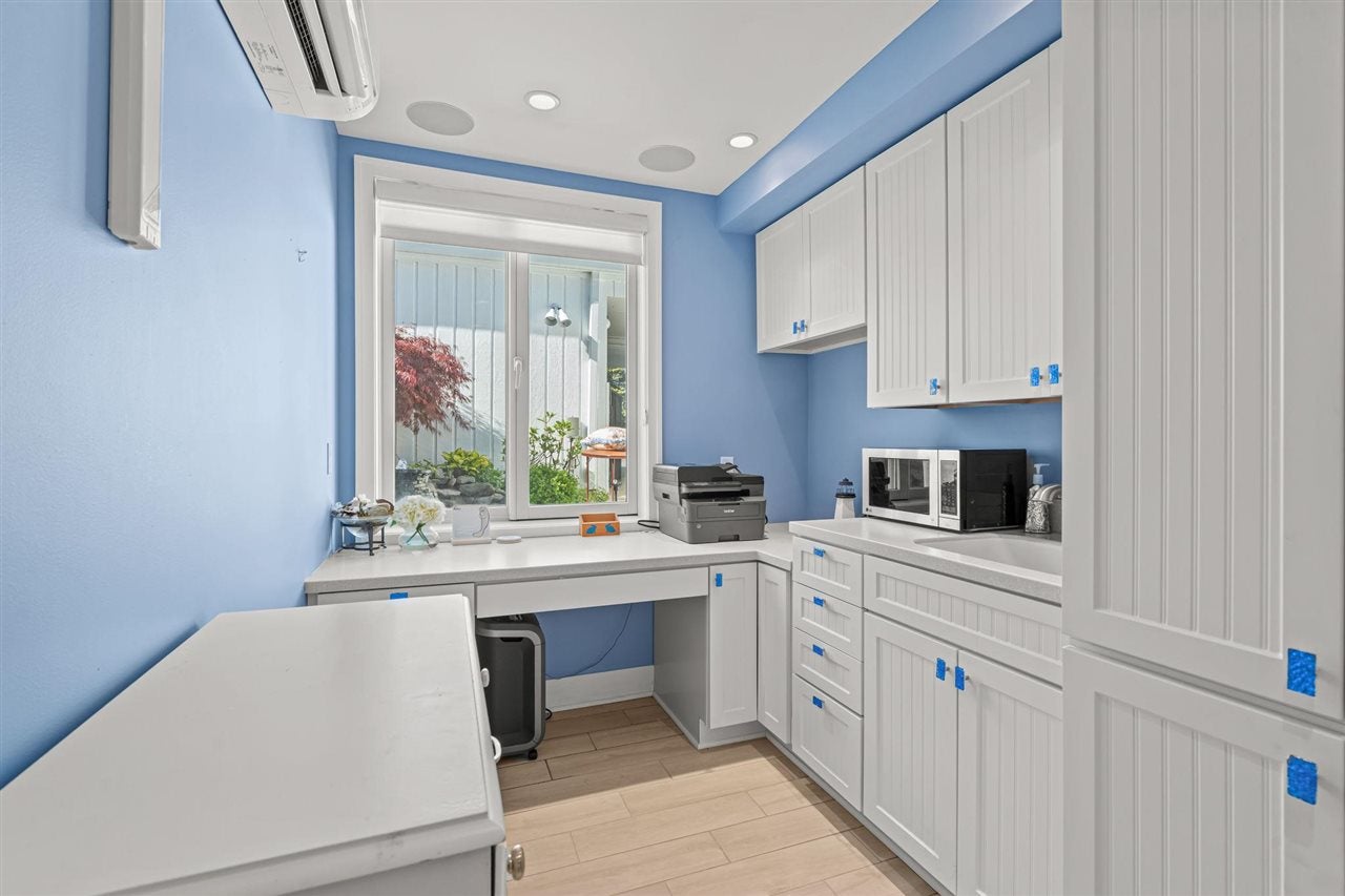 526 E Bay Street Unit: 11