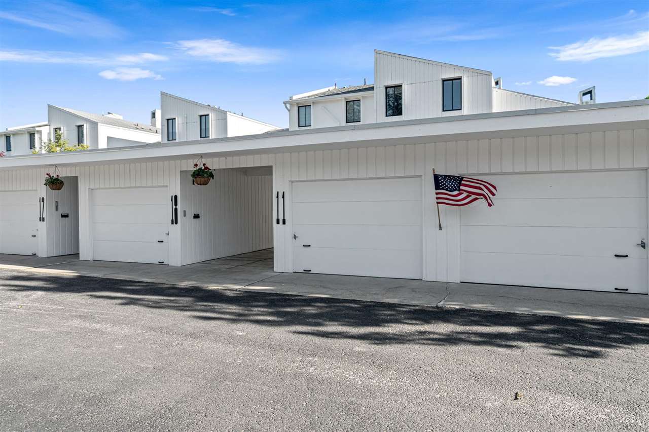 526 E Bay Street Unit: 11