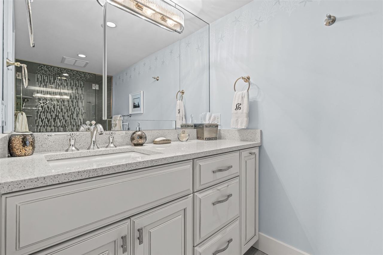 526 E Bay Street Unit: 11