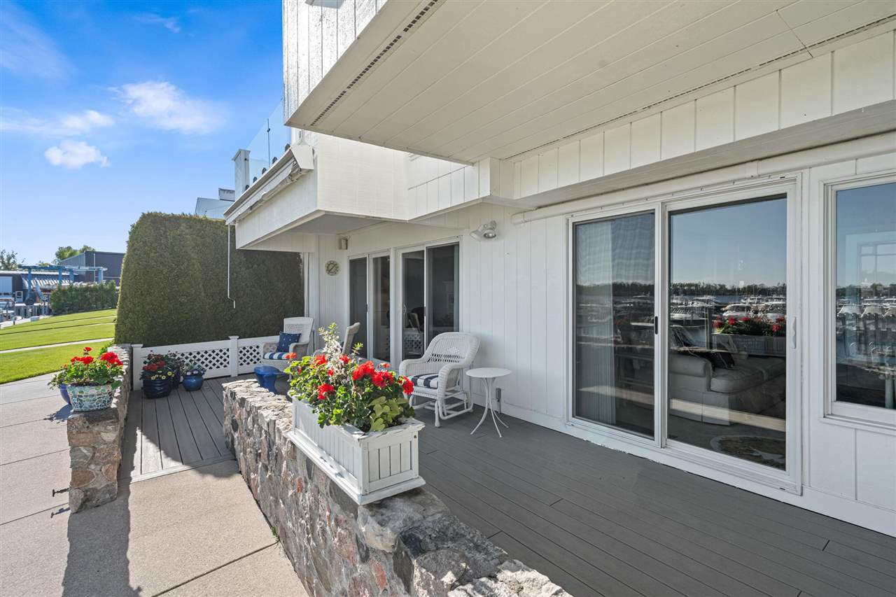 526 E Bay Street Unit: 11