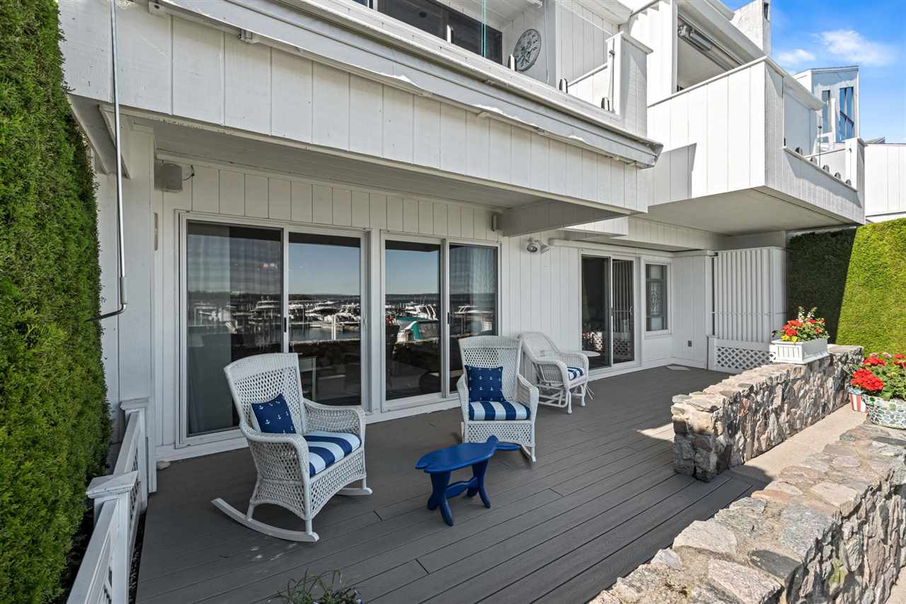 526 E Bay Street Unit: 11