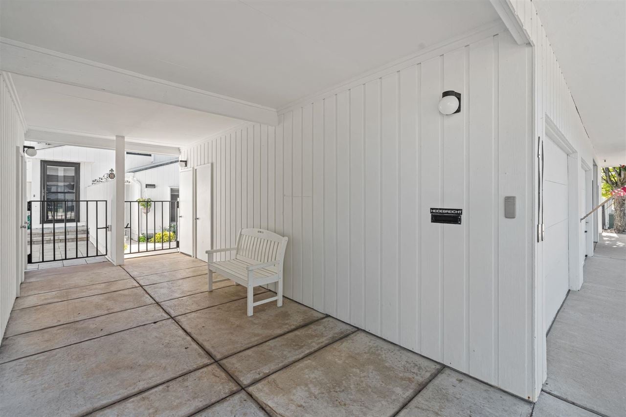 526 E Bay Street Unit: 11