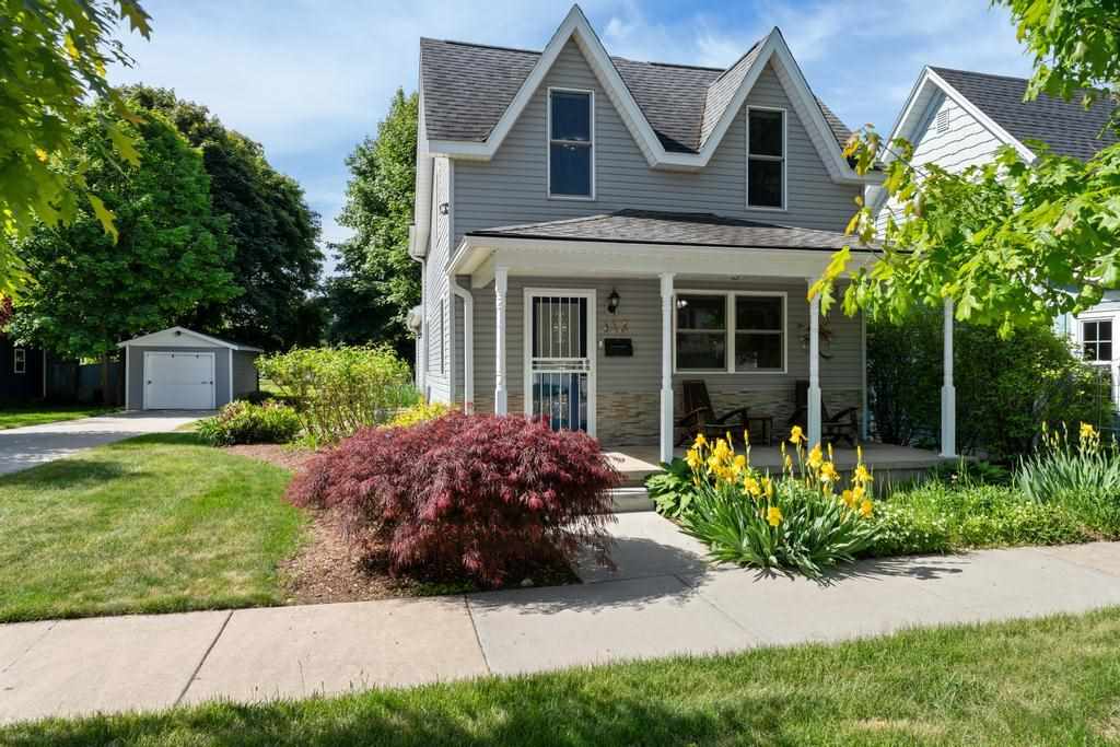 112 W Lincoln Street