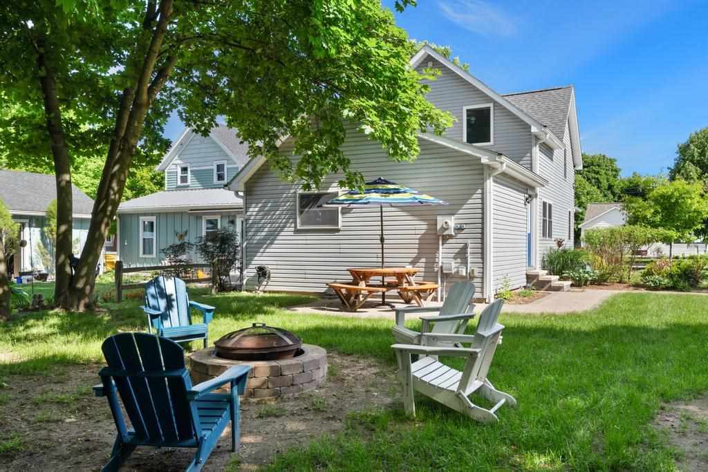 112 W Lincoln Street