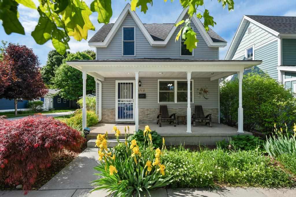 112 W Lincoln Street