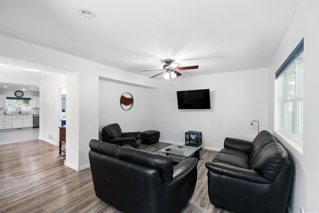 112 W Lincoln Street