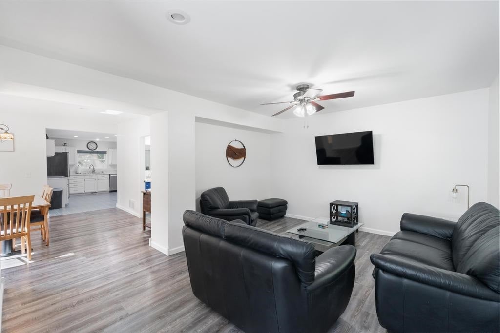112 W Lincoln Street
