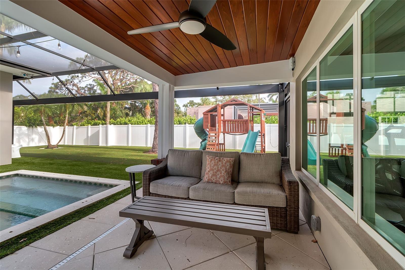1838 ALTA VISTA ST