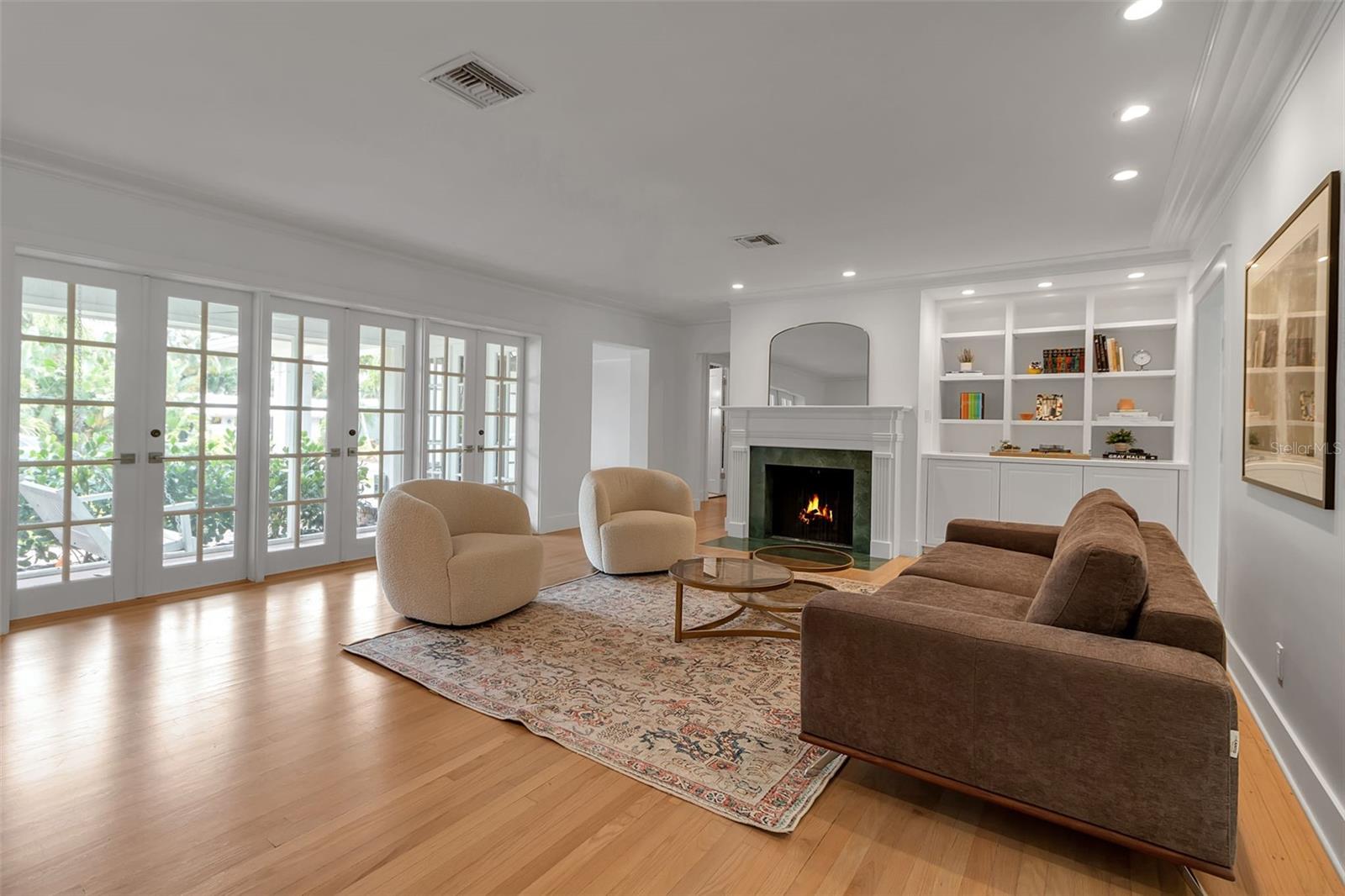 1838 ALTA VISTA ST