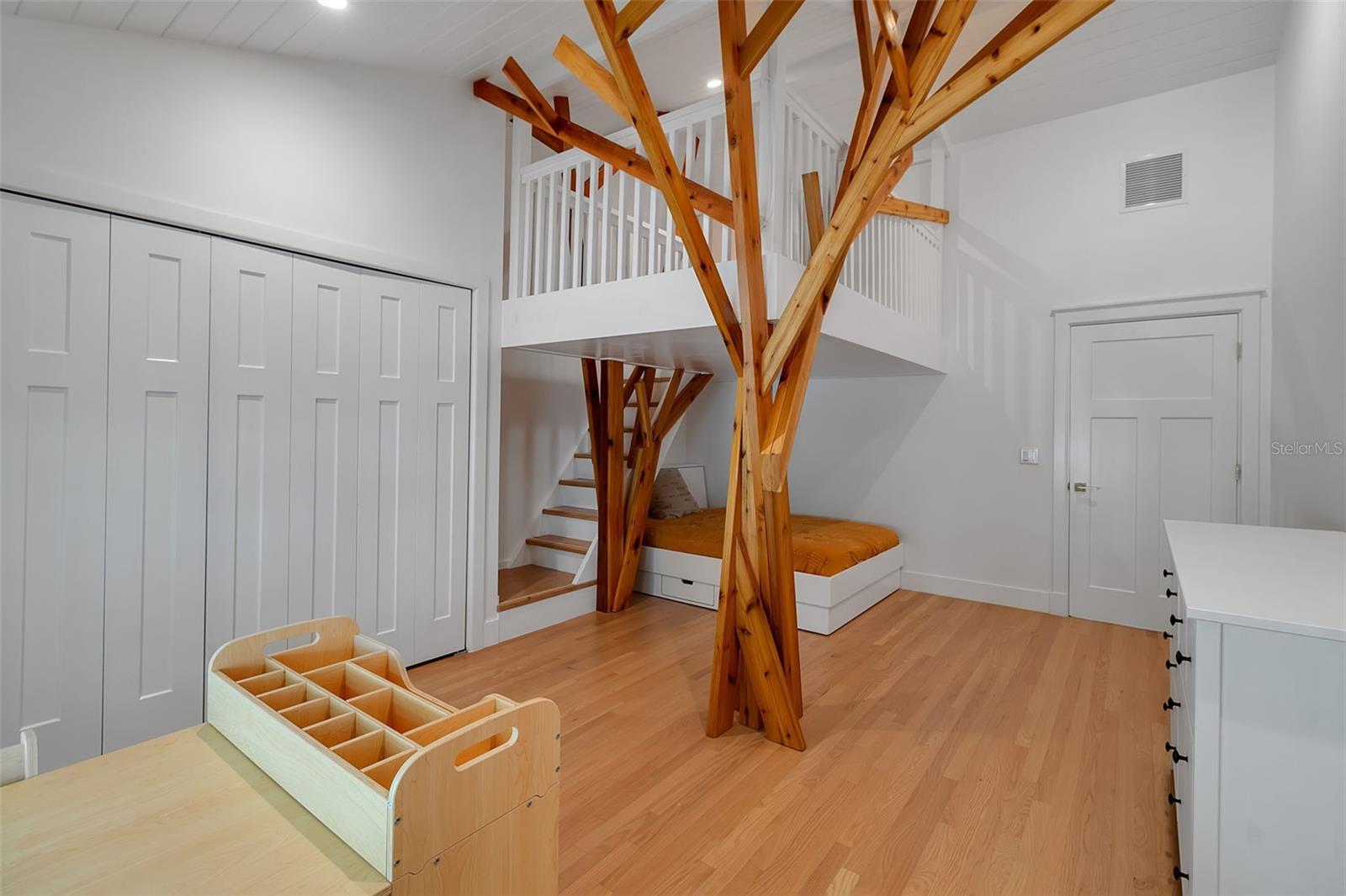 1838 ALTA VISTA ST