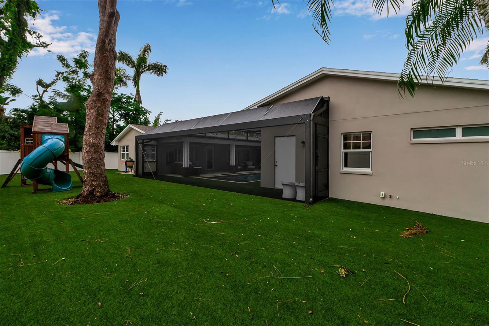 1838 ALTA VISTA ST