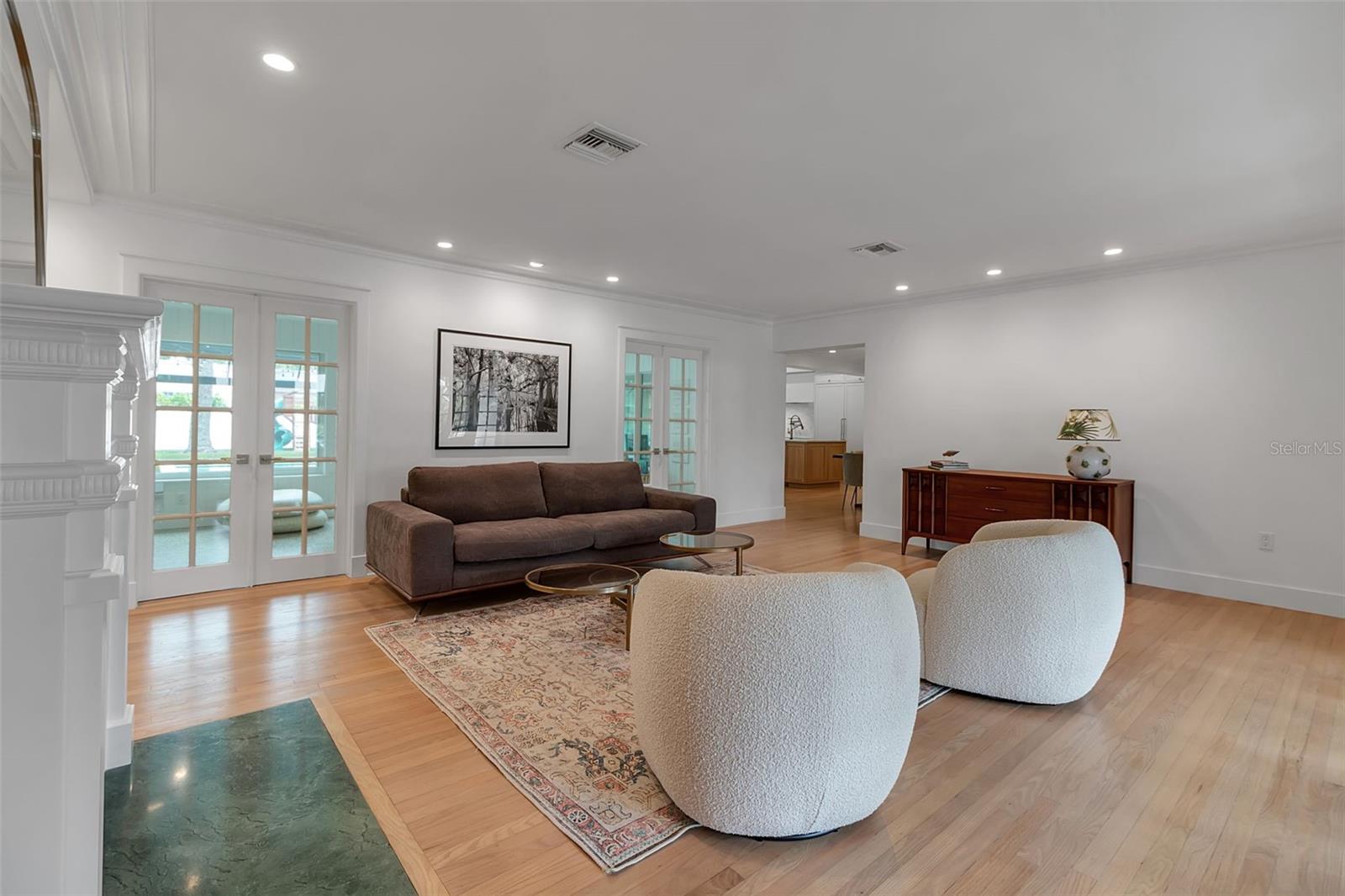 1838 ALTA VISTA ST
