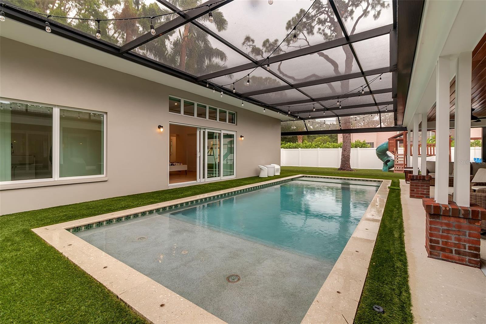 1838 ALTA VISTA ST