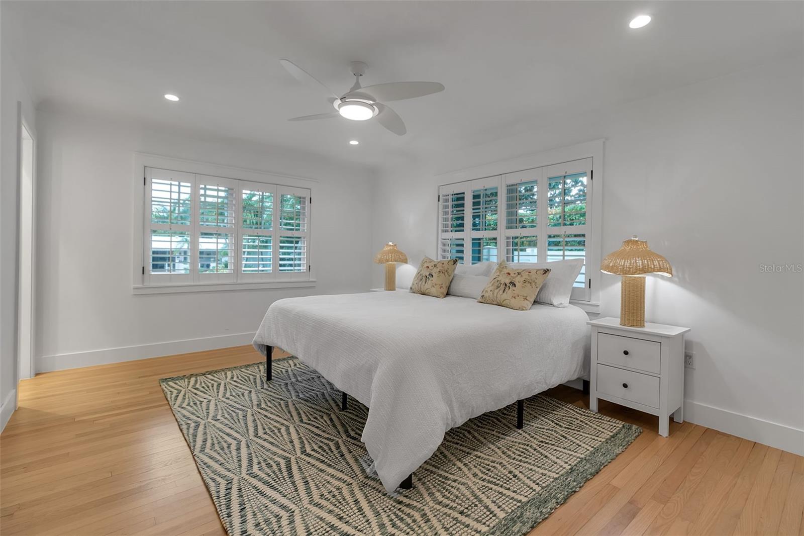 1838 ALTA VISTA ST