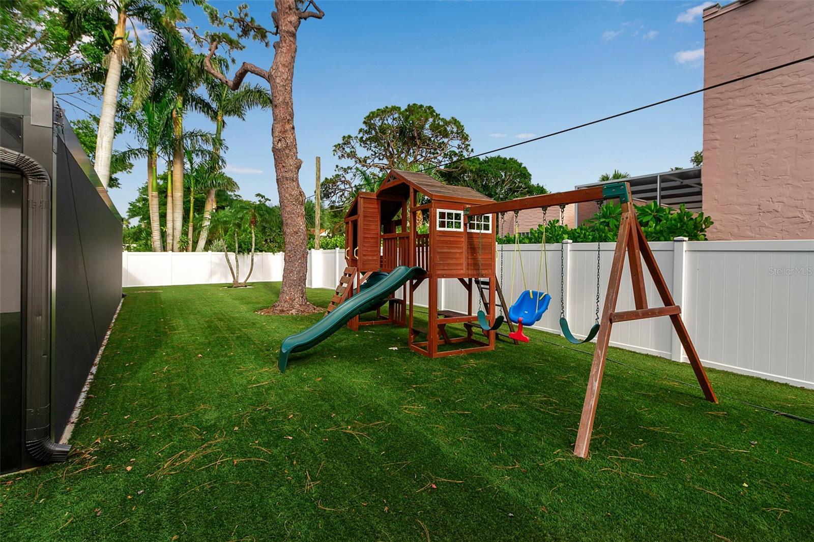 1838 ALTA VISTA ST