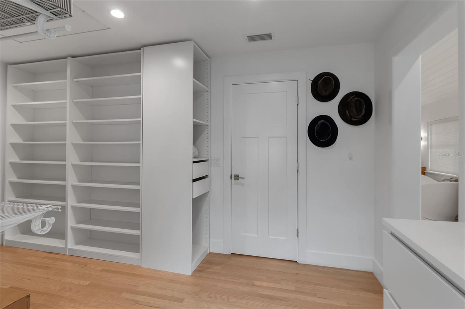 1838 ALTA VISTA ST