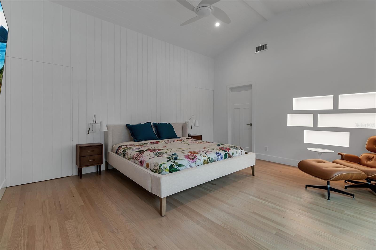 1838 ALTA VISTA ST