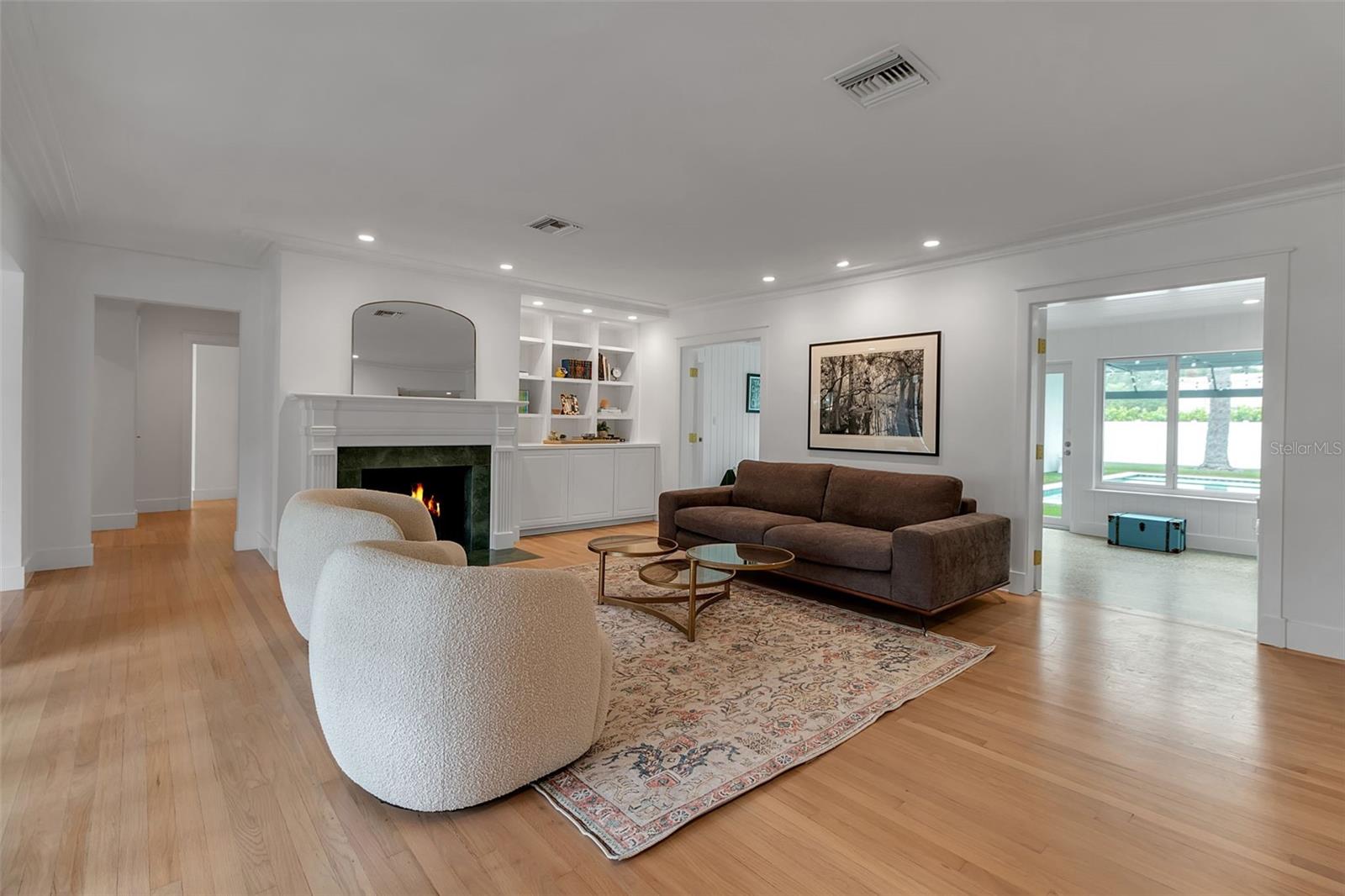 1838 ALTA VISTA ST