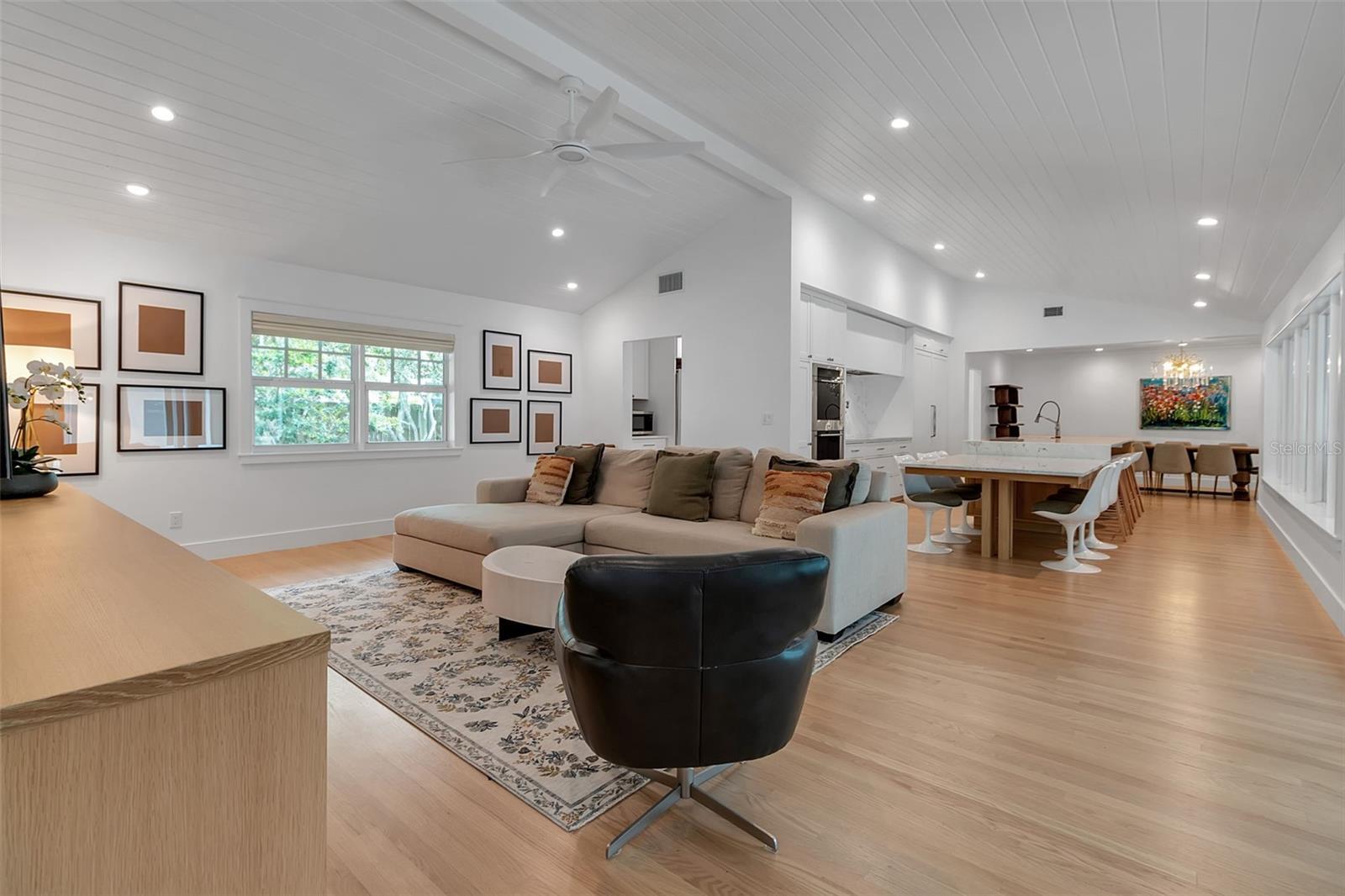 1838 ALTA VISTA ST